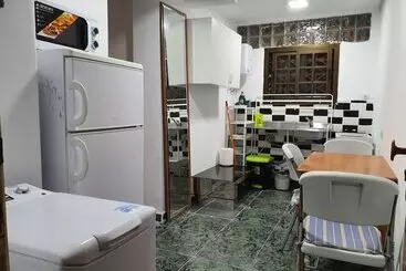 Majatalo Low Cost Room Plaza De Hierro Iv