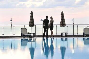 اقامتگاه Goldcity Holiday Homes