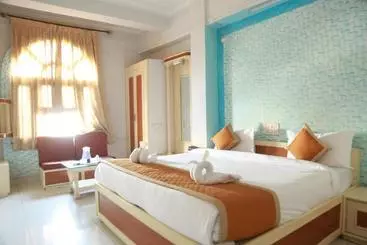 Hotel Amit Palace