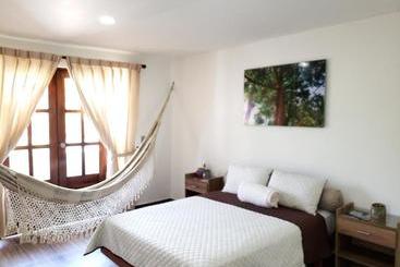 ホテル On The Rock