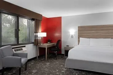ホテル Ramada By Wyndham Cedar Rapids South