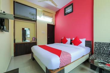 호텔 Oyo 61069 Shree N Palace