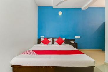 Hotel Oyo Flagship 75579 Hussain S Marwa