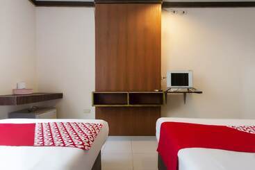 בית מלון כפרי Oyo 75356 Thipsiri Lodge