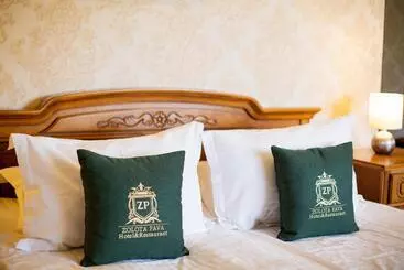 Hotel Zolota Pava