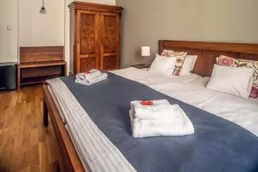 Majatalo Penzion Thir