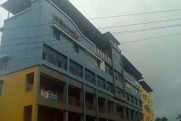 Hotel Neelisha River Front Inn