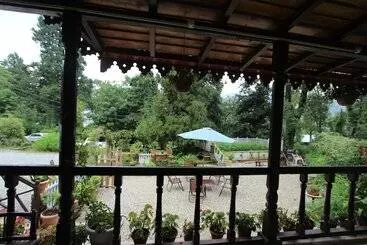 Szálloda Swiss Cottage