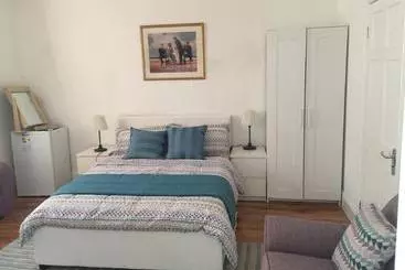 Majatalo Charimore Rooms