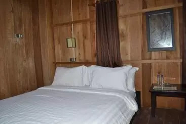 Majatalo Hoga Dive Inn Wakatobi