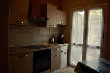 צימר Tra Il Borgo E Il Mare