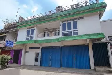 Hotel Oyo 3242 Penginapan Saa Ada Syariah