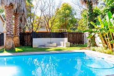 Majatalo Silver Swan Accommodation