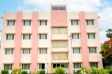 Hotell Ramoji Greens Inn