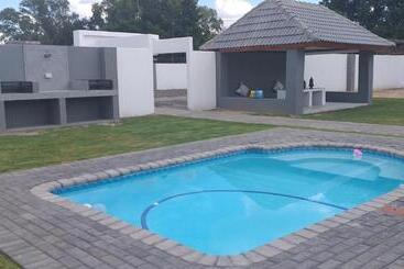 פנסיון Vaal De Vue Guesthouse