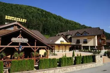 Retkeilymaja Country Saloon Belá