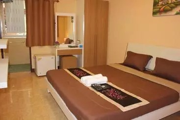 Albergue Navavilla Serviced Apartment