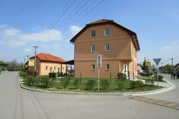 ペンション Penzion Semerád V Hevlíně