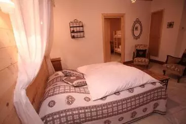 Bed and Breakfast La Tour Du Coq Doré