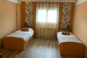 민박 Domaine De Labelo