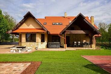 Пансион Bakonyi Mesekastély