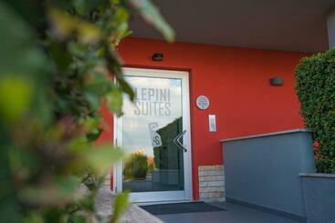 هتل آپارتمان Lepini Suites