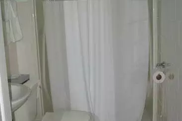 The City Hotel Bar & Grill