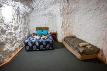 White Cliffs Underground Motel