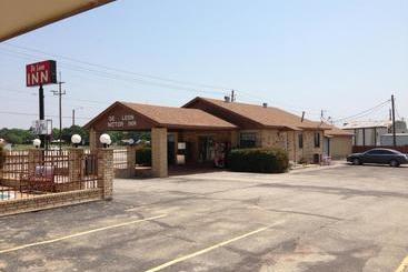Motel De Leon Inn