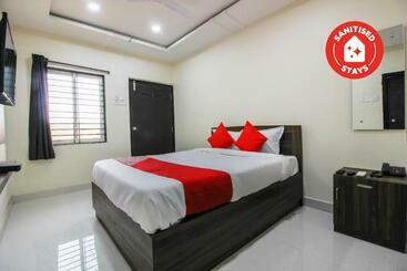 Hotelli Oyo 66942 Venus Residency