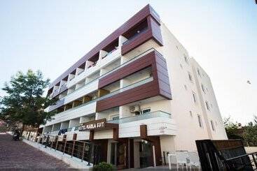 Hotel Marla Suite