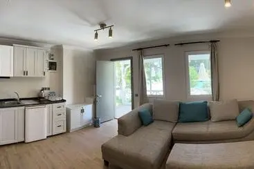 Aparthotel Moonshine Hotel & Suites