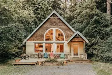 Mökkimajoitus 01sl Hot Tub Pets Ok Bbq Wifi   Sleeps 8