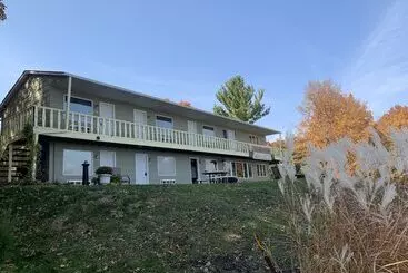 Eagle View Motel & Retreat