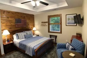 Walnut Waters Bed & Breakfast