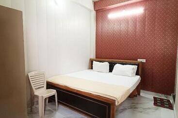 호텔 Saraswati Palace