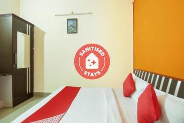 Hotel Oyo 75664 Nmr Plaza