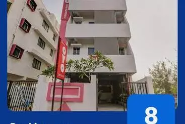 Hotel O The Crown Inn