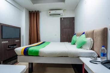 Hotell Treebo Silver Apartment