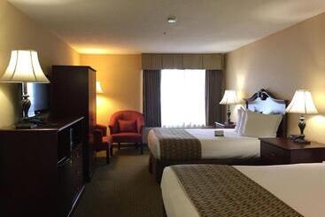 Отель Anaheim Camelot Inn & Suites