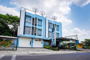 Hotel Oyo 3746 Double Tree Guesthouse