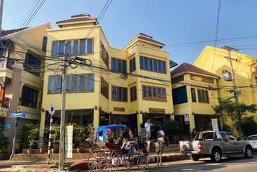 Hotel Ban Mae Boonthong