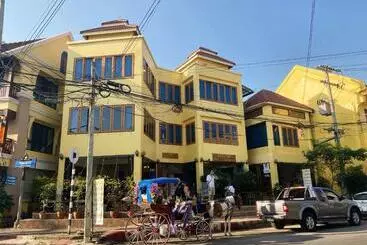 هتل Ban Mae Boonthong