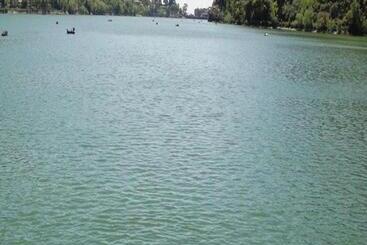 Hotell Stayapart I The Maple Residences   Lake Front