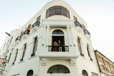 בית מלון כפרי Plaza Central