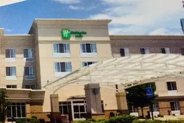 هتل Holiday Inn And Suites