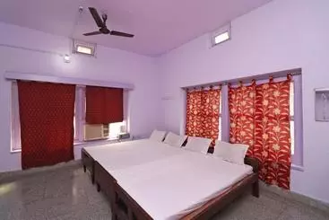 Hôtel Spot On 45721 Mahabir Guest Inn