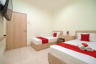 Pensiune Reddoorz Syariah @ Cinere Depok