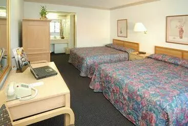 Отель Econo Lodge Anaheim North