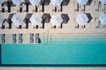 Отель Niko Seaside Resort Mgallery